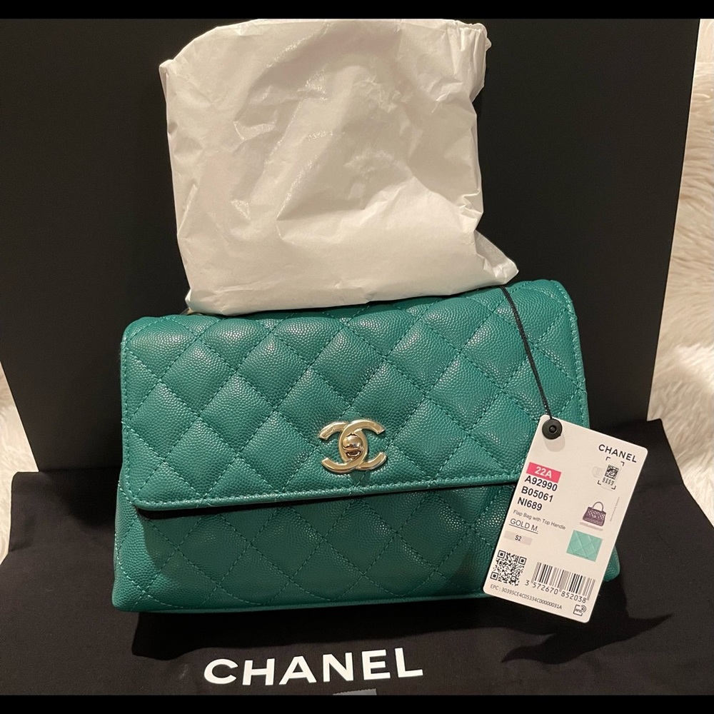 BNIB 22A Green Chanel Small Coco